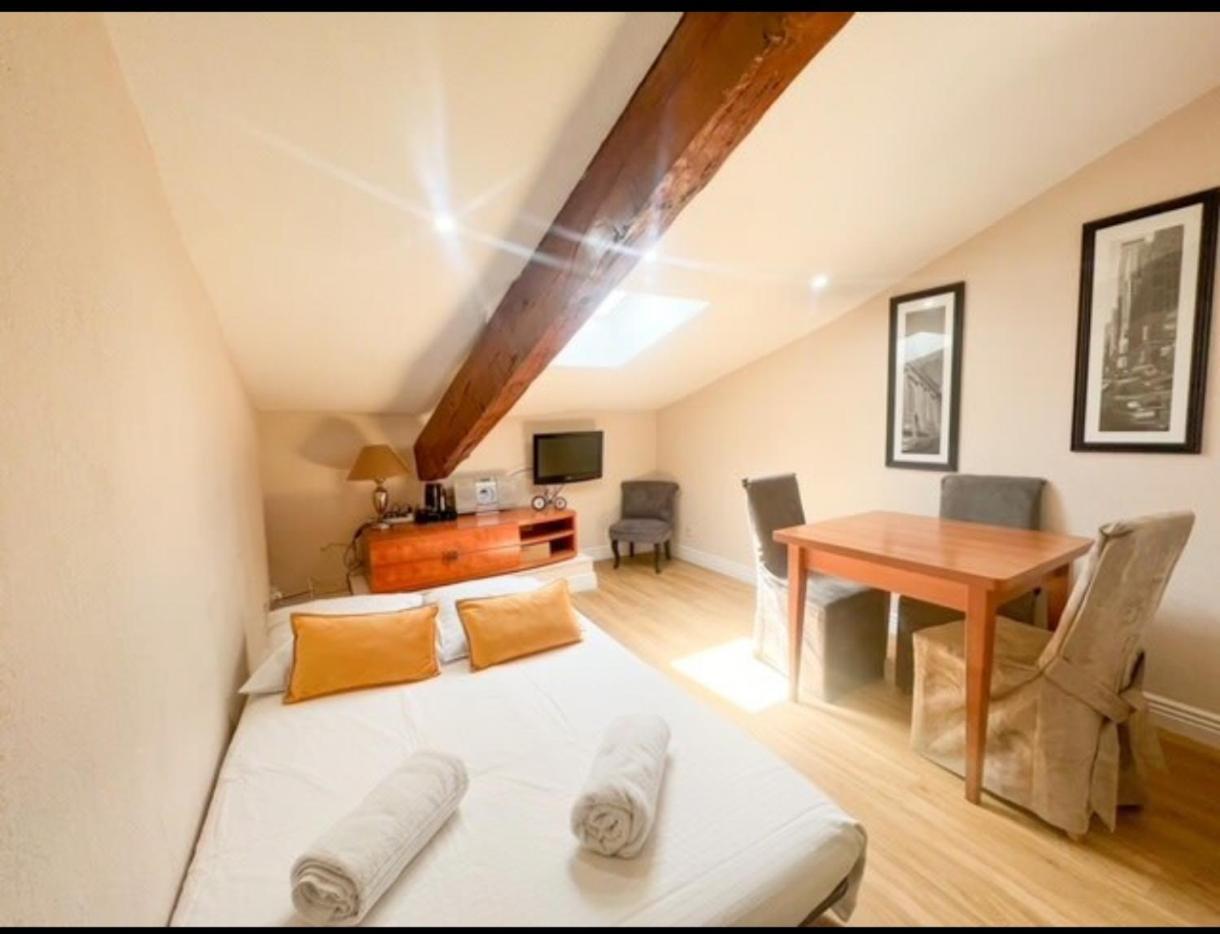 Appartement Studio Au Centre, Proche Du Palais Des Festivals Et De La Mer
